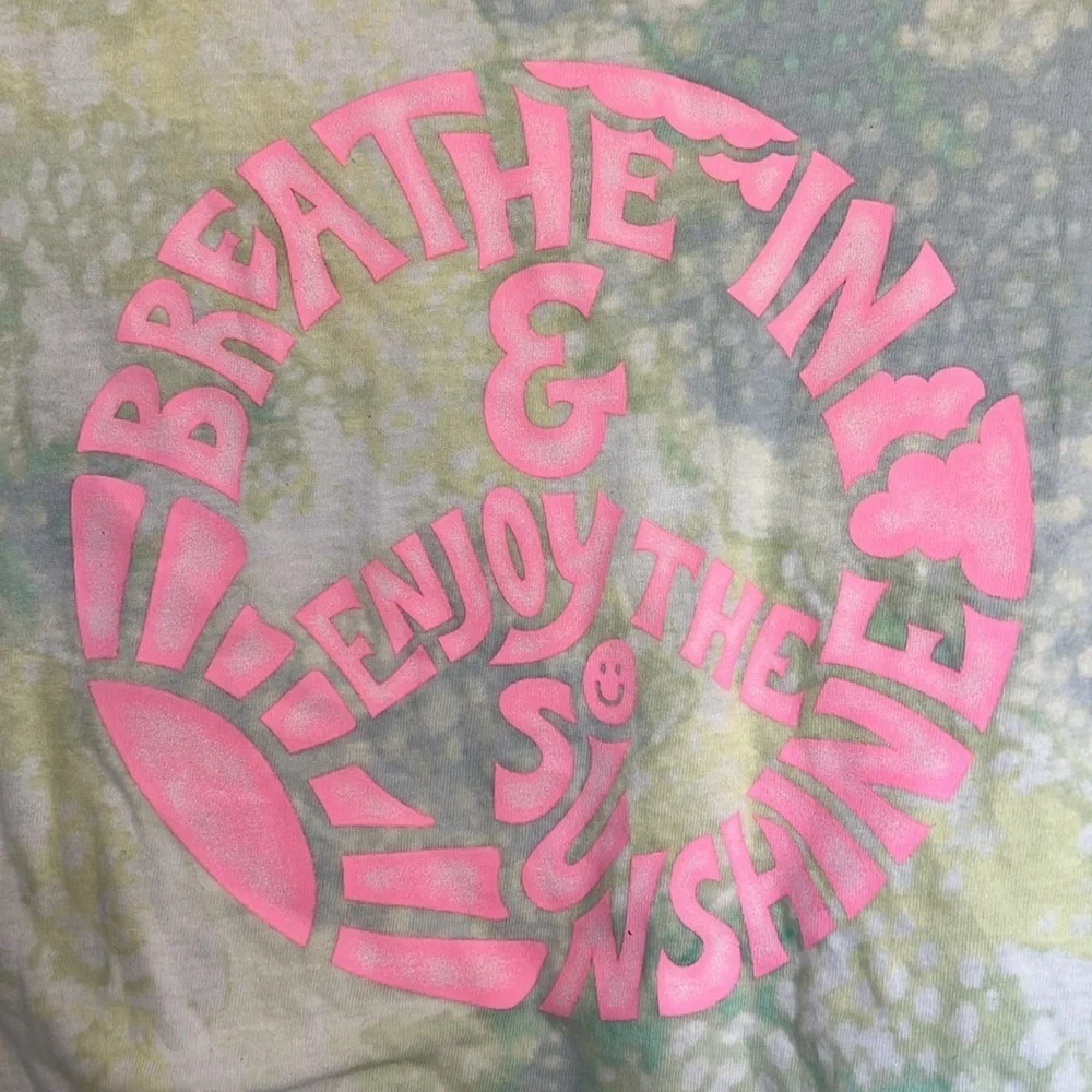 Old Navy Breathe In & Enjoy the Sunshine Graphic Tee Tie Dye Size L